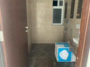 Bathroom in 4 BHK Apartment at Lokhandwala Minerva Mahalaxmi, Mahalaxmi – for Sale