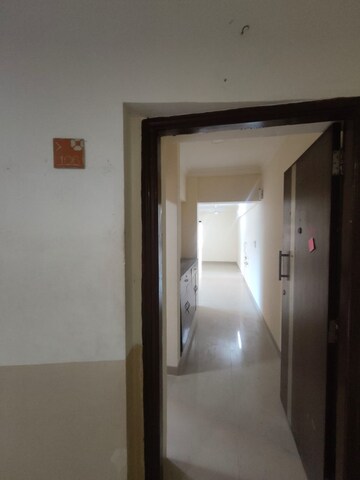 Room in 3 BHK Apartment at Nahar Lilium Lantana, Chandivali – for Rent