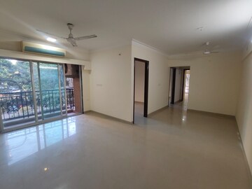 Room in 3 BHK Apartment at Nahar Lilium Lantana, Chandivali – for Rent
