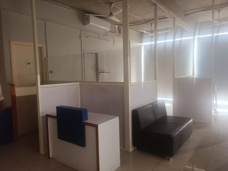 Kitchen, bodakdev Commercial Office Space in IT/SEZ 2242 Sq.Ft. In Bodakdev Ahmedabad 8976452