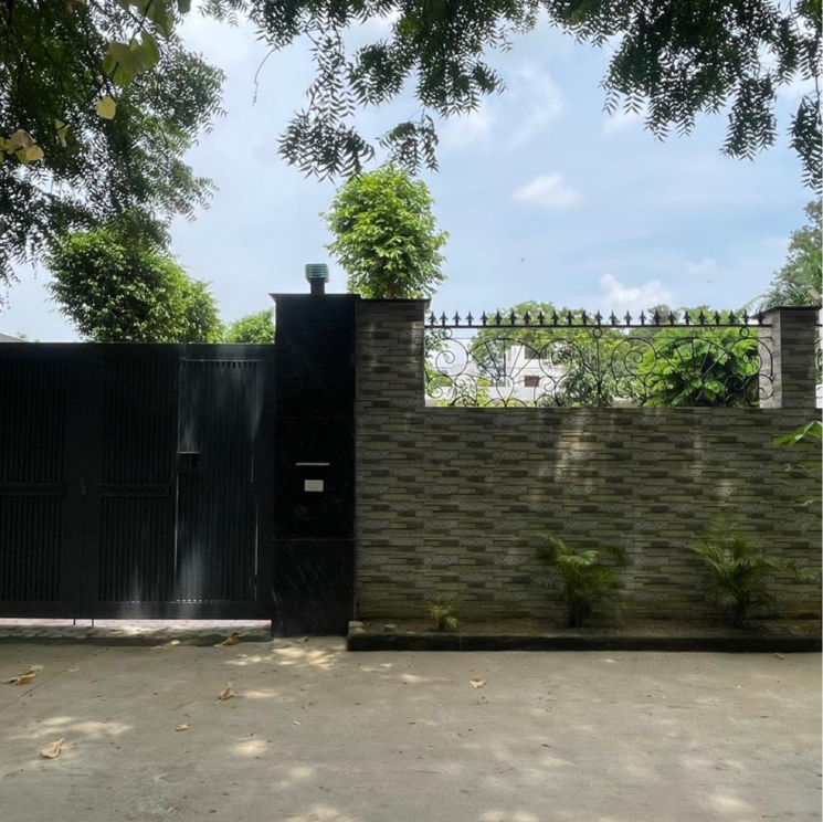  Parking, bijwasan 4 Bedroom 11250 Sq.Ft. Villa In Bijwasan Delhi 8975459