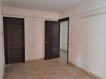 Room in 2 BHK Apartment at Landcraft Golf Links, Pandav Nagar – for Sale