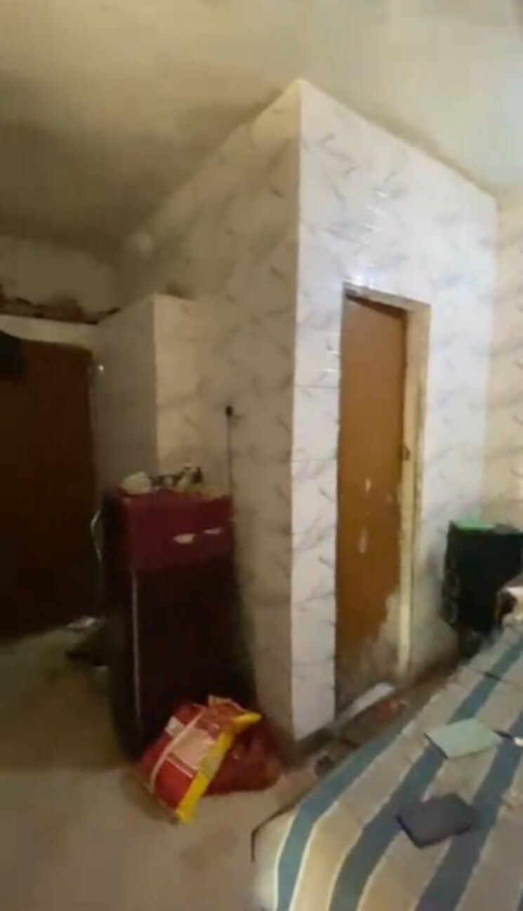 Room, sector 55 2 Bedroom 150 Sq.Yd. Apartment In Sector 55 Noida 8976477