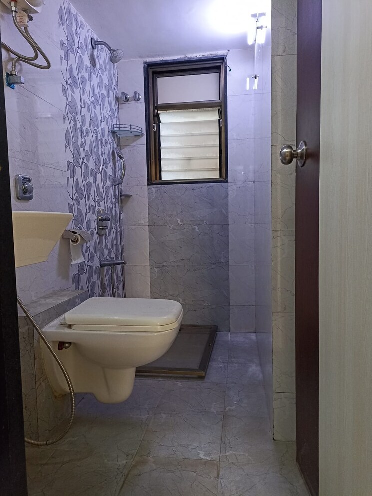 Bathroom, sumit-sun-sumit 2 Bedroom 666 Sq.Ft. Apartment In Borivali West Mumbai 8976510