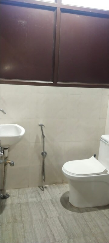 Bathroom in 1 BHK Builder Floor at Dlf Phase I – for Rent