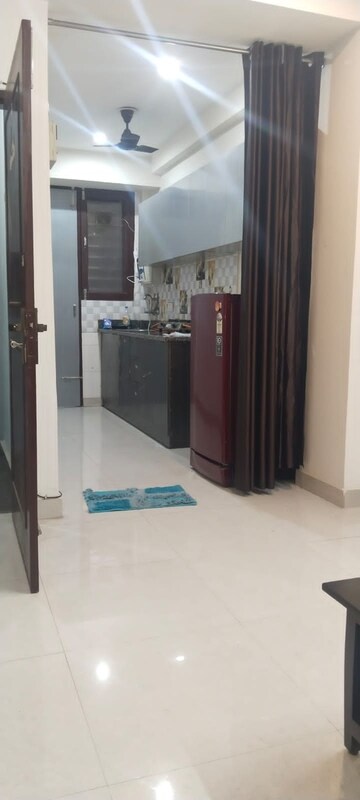 Building Lobby in 1 BHK Builder Floor at Dlf Phase I – for Rent