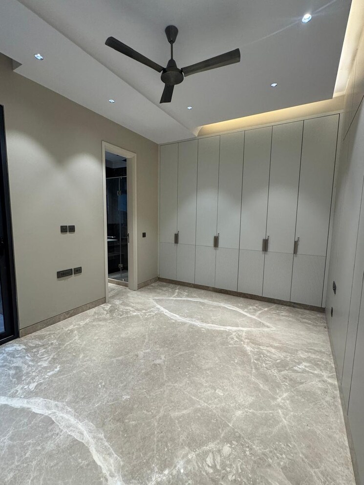 Room, greater kailash i 4 Bedroom 2100 Sq.Ft. Builder Floor In Greater Kailash I Delhi 8976495