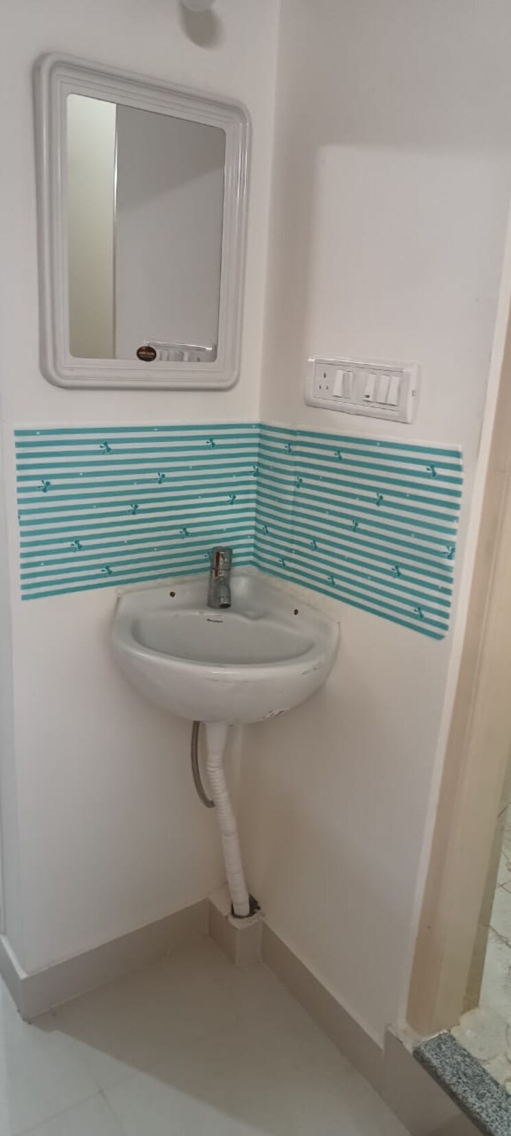 Bathroom, hoodi 1 Bedroom 600 Sq.Ft. Apartment In Hoodi Bangalore 8976569