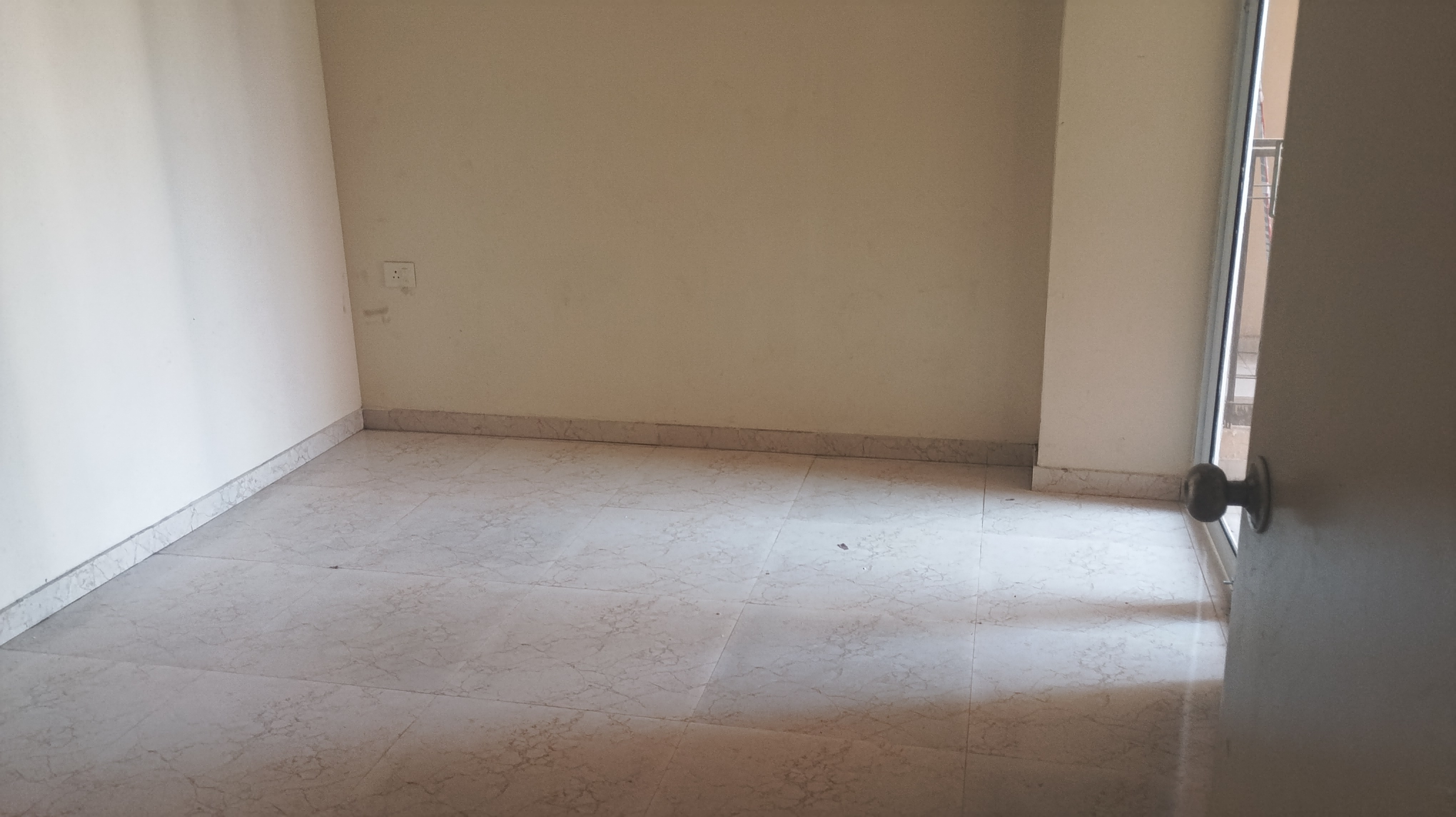 2 BHK Apartment For Rent in MRG The Balcony