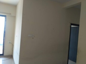 Room in 2 BHK Apartment at Gagangiri Laxman Tower, Dahisar West – for Sale