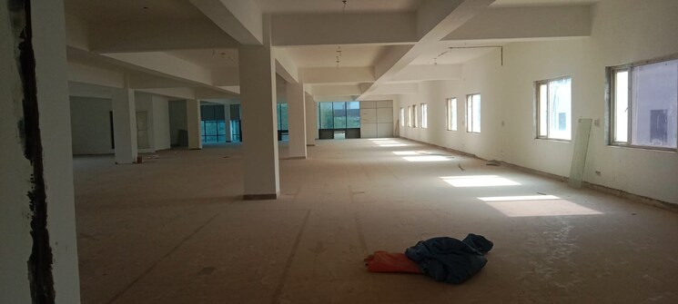  Parking, sector 63 Commercial Industrial Plot 17500 Sq.Ft. In Sector 63 Noida 8976621