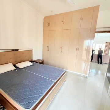 Room in 2.5 BHK Independent House at Sector 105 – for Rent
