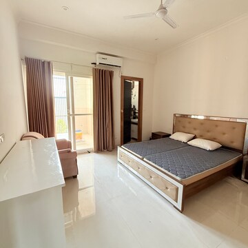 Room in 2.5 BHK Independent House at Sector 105 – for Rent