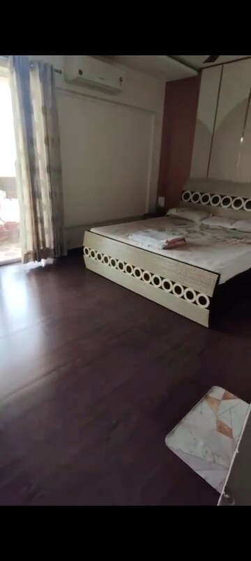 Bedroom in 4 BHK Apartment at Landcraft Golf Links, Pandav Nagar – for Sale