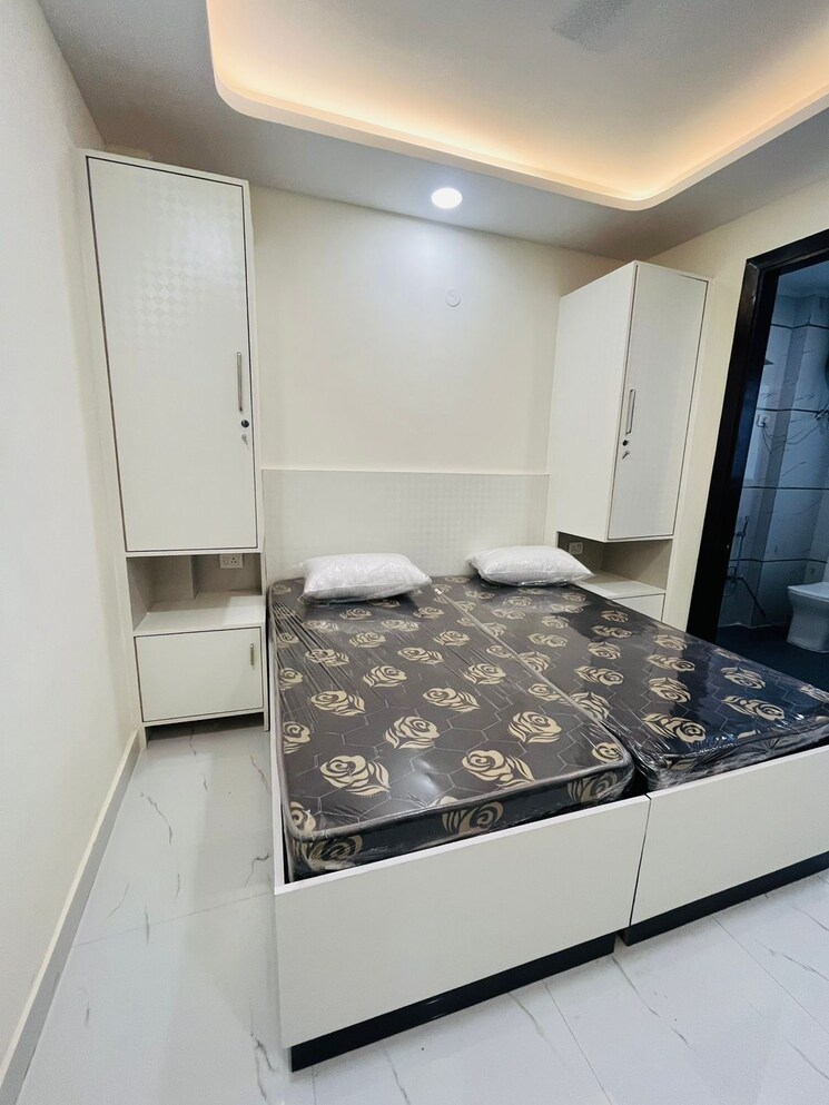 Kitchen, dlf-silver-oaks 1 RK 450 Sq.Ft. Apartment In Sector 26 Gurgaon 8976649