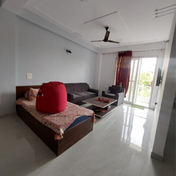 Living Room in 2.5 BHK Builder Floor at Sector 23 – for Rent