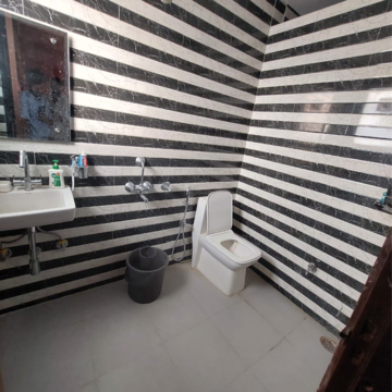 Staircase in 2.5 BHK Builder Floor at Sector 23 – for Rent