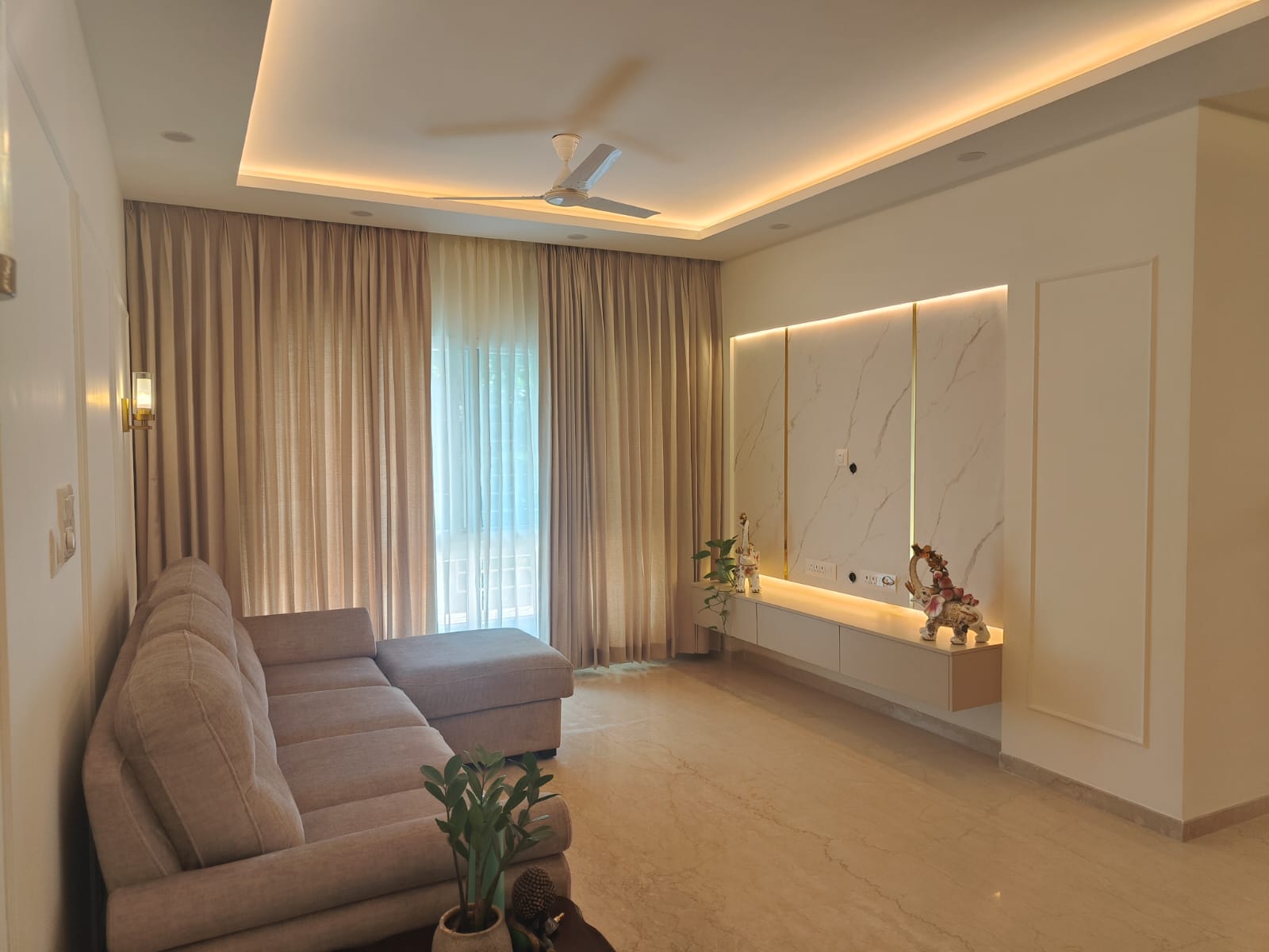 4 BHK + Servant Room Apartment For Rent in DNR Spring Leaf