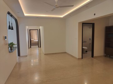 Room in 4 BHK Apartment at DNR Spring Leaf, Koramangala – for Rent