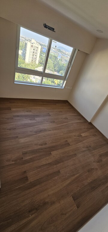 Room in 1.5 BHK Apartment at Runwal Forests, Kanjurmarg West – for Rent