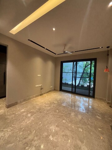 Room in 4 BHK Builder Floor at Ansal Sushant Lok I, Sector 43 – for Rent