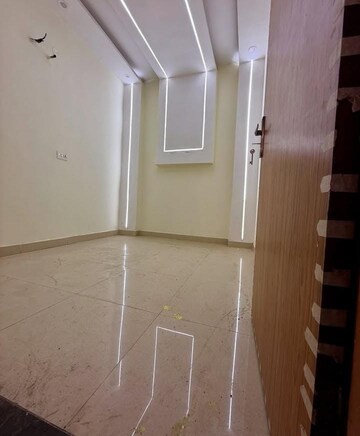 Bedroom in 3 BHK Builder Floor at Sector 33 – for Sale