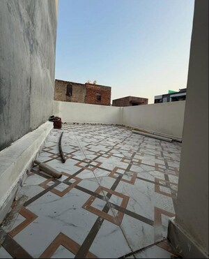 Balcony in 3 BHK Builder Floor at Sector 33 – for Sale