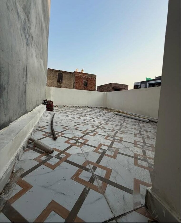 Balcony, sector 33 3 Bedroom 2700 Sq.Ft. Builder Floor In Sector 33 Faridabad 8976759