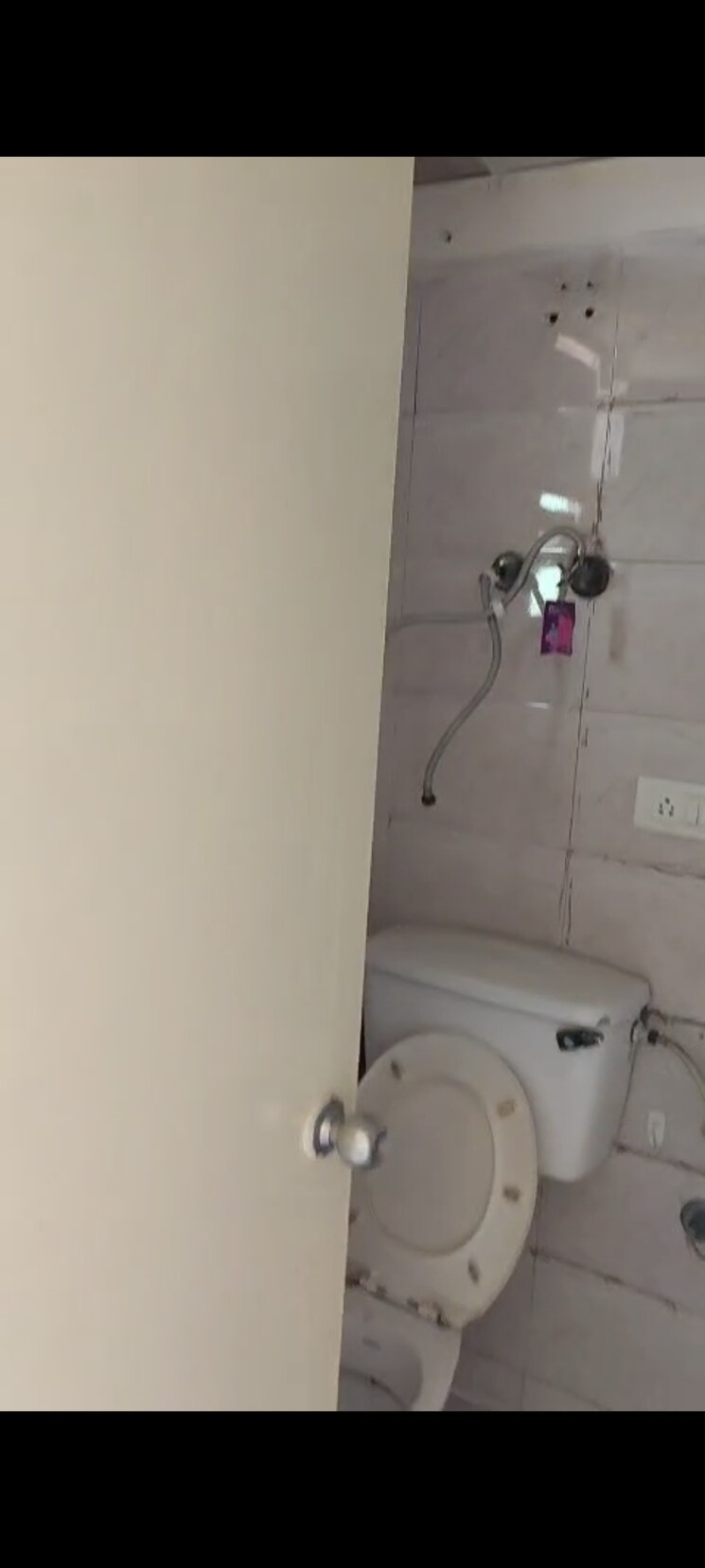 Bathroom, gaur-city-2-16th-avenue 3.5 Bedroom 1500 Sq.Ft. Apartment In Sector 16c Greater Noida Greater Noida 8976779