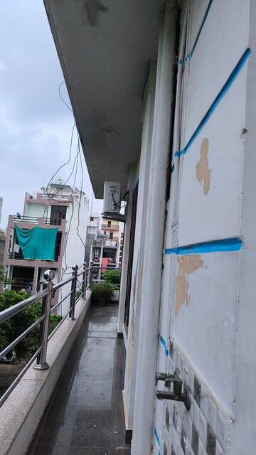 Balcony in 1 BHK Builder Floor at Sushant Lok 3, Sector 57 – for Rent