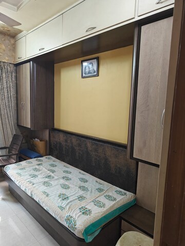 Bedroom in 2.5 BHK Apartment at Dimple Madhuban, Borivali West – for Rent