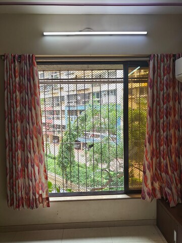 Room in 2.5 BHK Apartment at Dimple Madhuban, Borivali West – for Rent