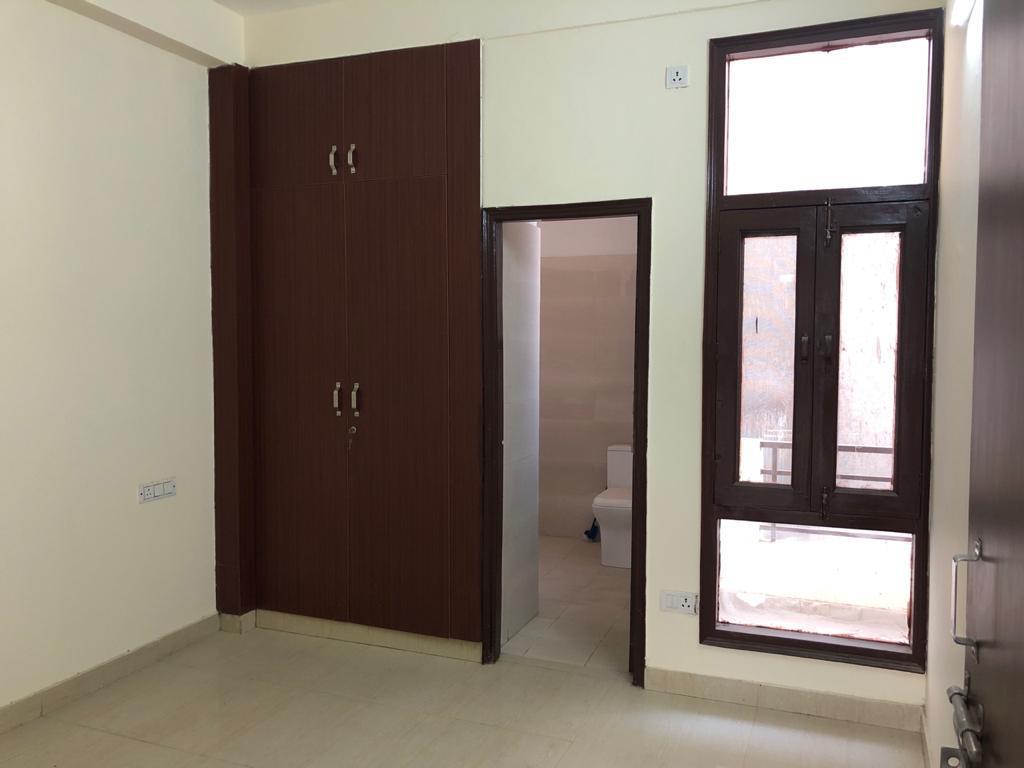 3 BHK + Pooja Room,Servant Room Builder Floor For Rent in Sector 28