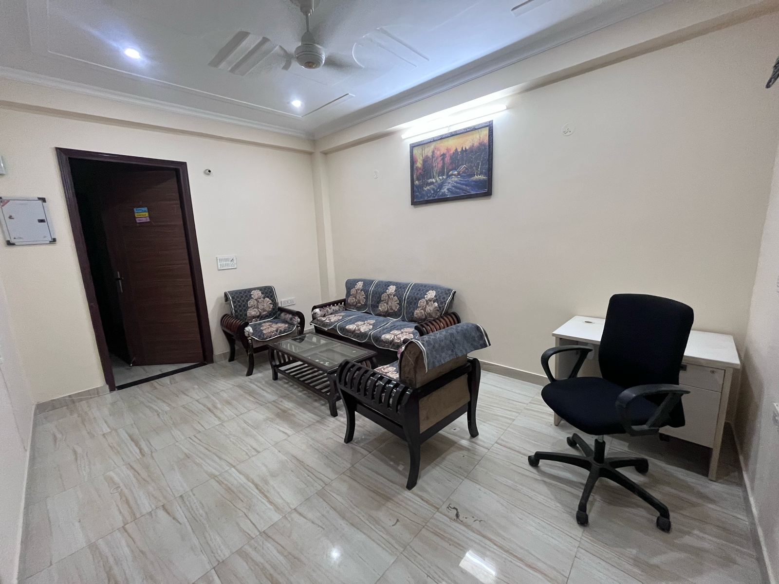 2 BHK + Extra Room Builder Floor For Rent in Sector 43
