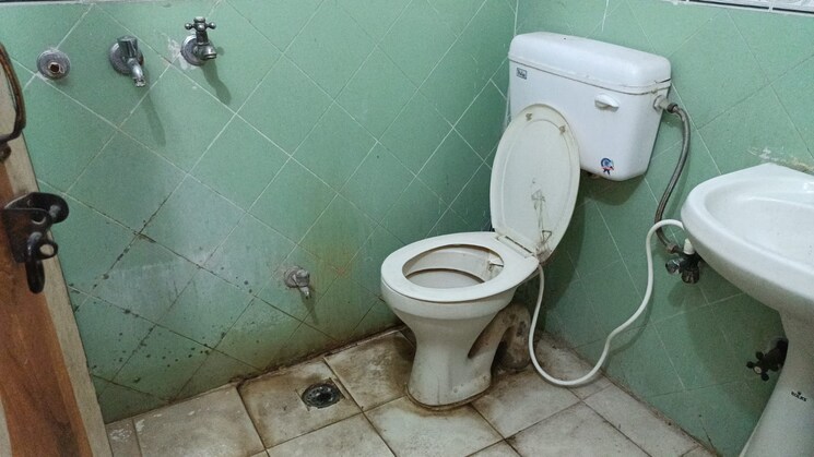 Bathroom, shanti-plaza-vaishali 1 Bedroom 600 Sq.Ft. Builder Floor In Vaishali Sector 4 Ghaziabad 8976828