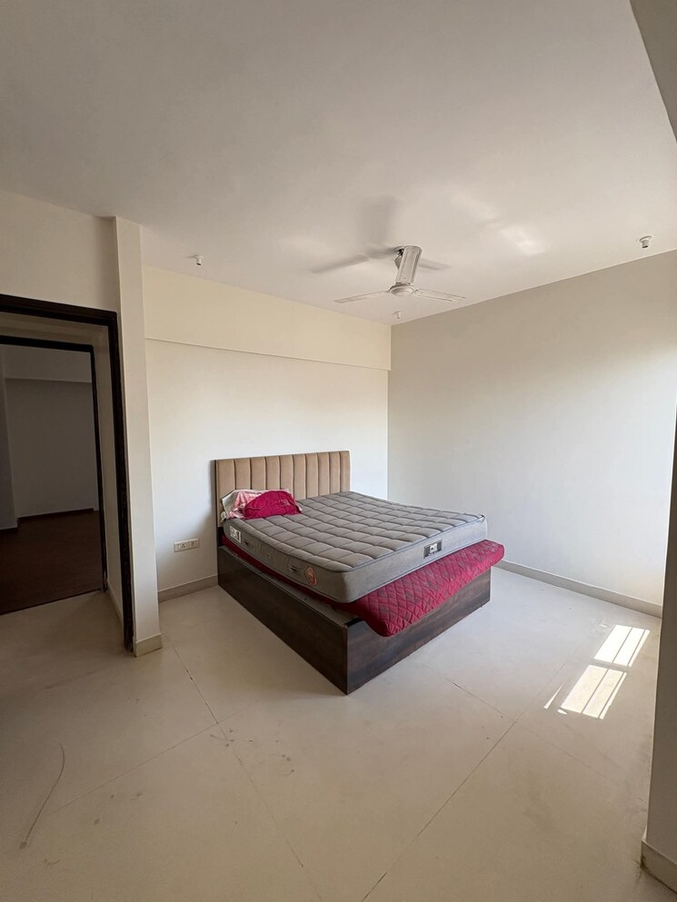 Bedroom, lodha-luxuria 3 Bedroom 1400 Sq.Ft. Apartment In Majiwada Thane 8976835