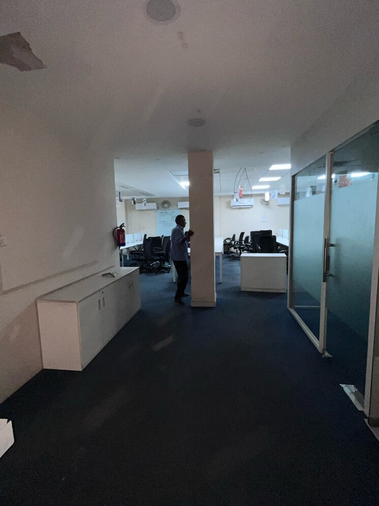 Team Area, sector 2 Commercial Office Space 2800 Sq.Ft. In Sector 2 Noida 8976845