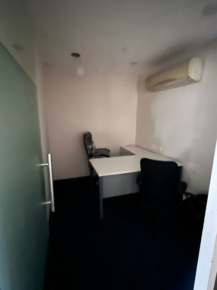 Team Area, sector 2 Commercial Office Space 2800 Sq.Ft. In Sector 2 Noida 8976845