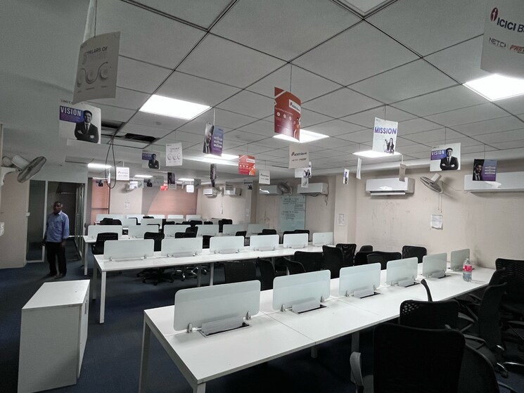 Team Area, sector 2 Commercial Office Space 2800 Sq.Ft. In Sector 2 Noida 8976845