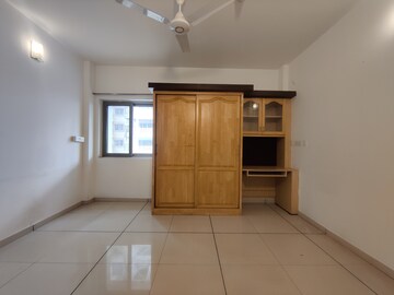 Room in 3 BHK Apartment at Bearys Lakeside Habitat, Sahakara Nagar – for Rent