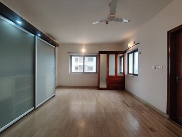 Room in 3 BHK Apartment at Bearys Lakeside Habitat, Sahakara Nagar – for Rent