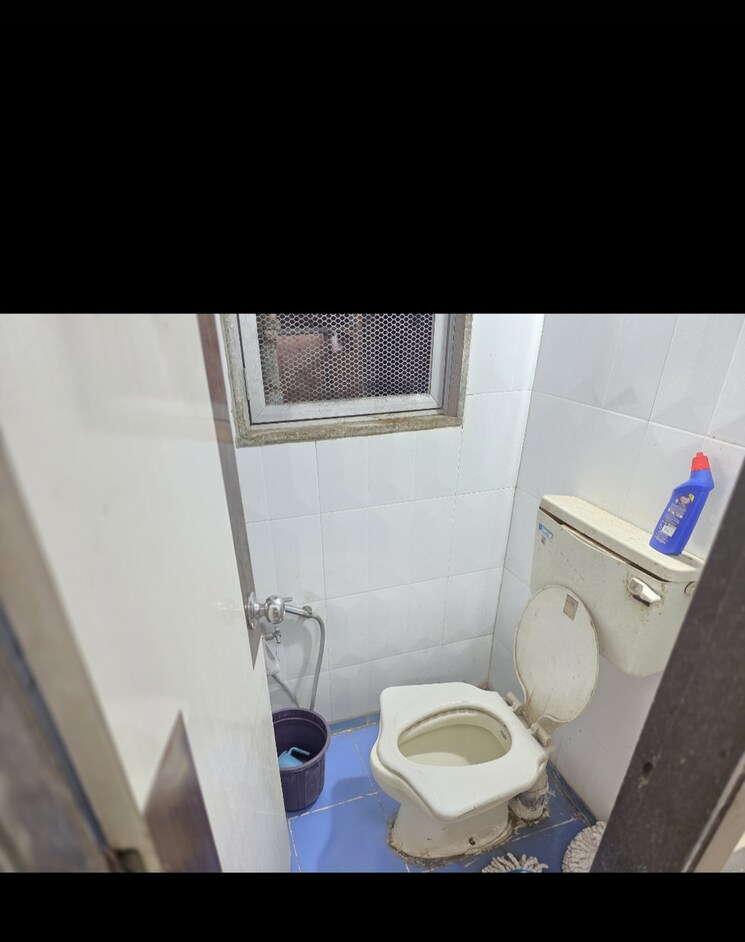 Bathroom, standard-prabha-chs 1 Bedroom 275 Sq.Ft. Apartment In Prabhadevi Mumbai 8976874