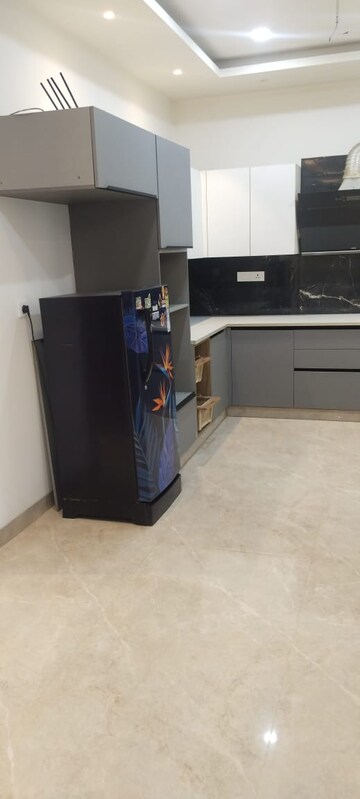 Furnished Amenities in 3 BHK Villa at Sector 100 – for Rent
