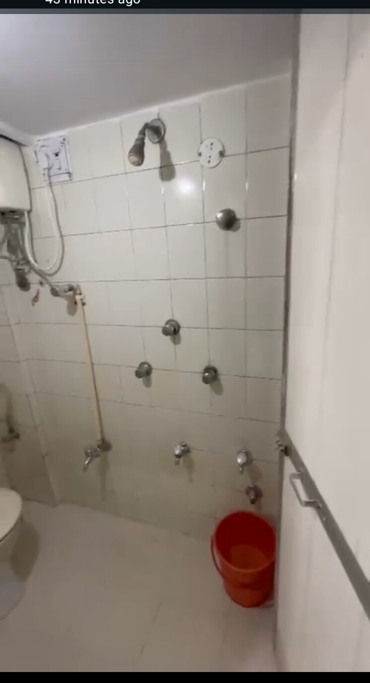 Bathroom, gharkul-chs-prabhadevi 1 Bedroom 250 Sq.Ft. Apartment In Prabhadevi Mumbai 8976897