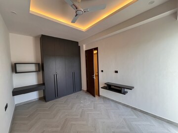 Room in 3 BHK Apartment at Anant Raj The Estate Residences, Sector 63a – for Rent