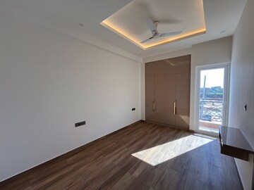 Room in 3 BHK Apartment at Anant Raj The Estate Residences, Sector 63a – for Rent