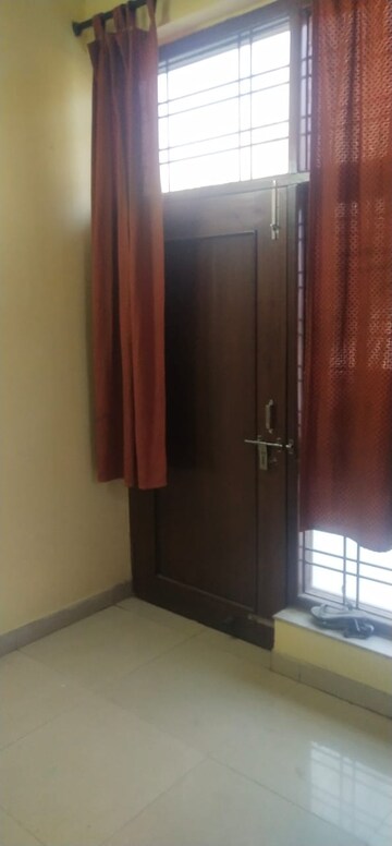 Room in 3 BHK Independent House at Sector 108 – for Rent