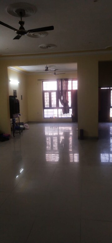 Room in 3 BHK Independent House at Sector 108 – for Rent