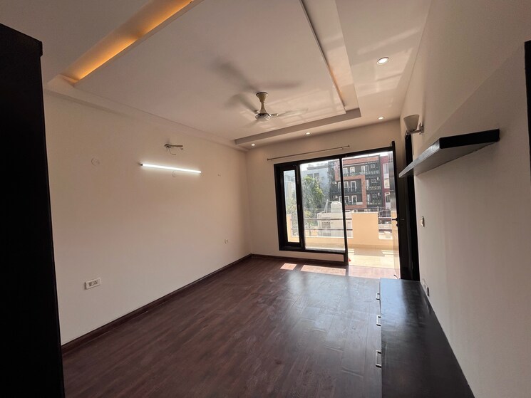 Room, sushant lok i 3.5 Bedroom 2708 Sq.Ft. Builder Floor In Sushant Lok I Gurgaon 8977019