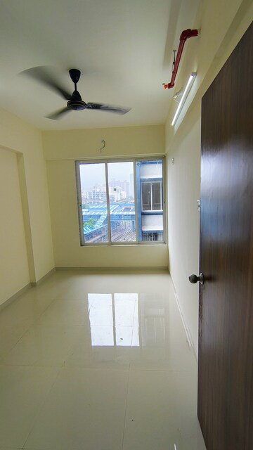 Room in 1 BHK Apartment at Satra Nexus, Jogeshwari East – for Rent